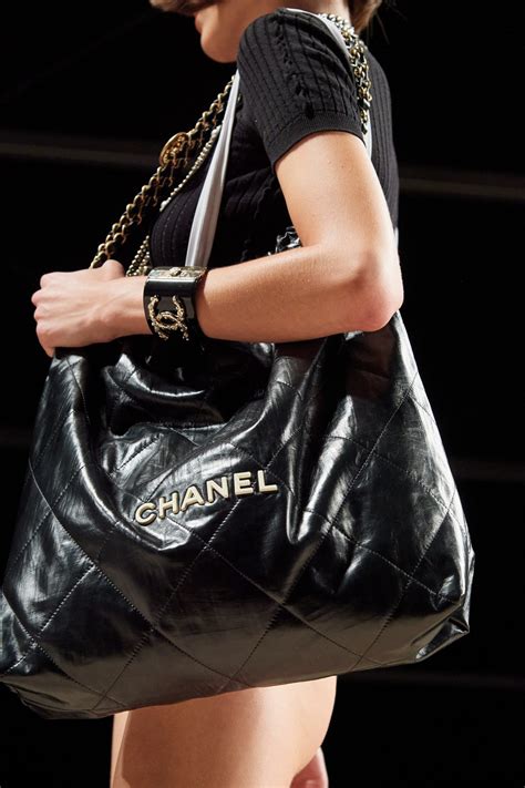 chanel it bag 2020.